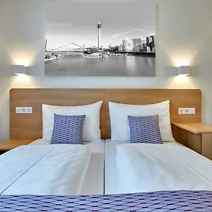 Mcdreams Duesseldorf-city 2*, Düsseldorf Německo