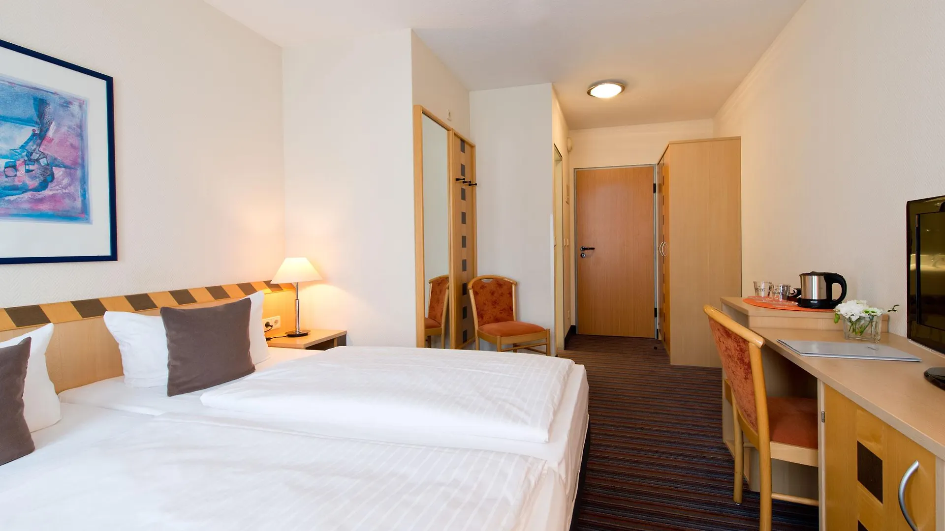 Achat Hotel Dresden Elbufer 4*,  Germania