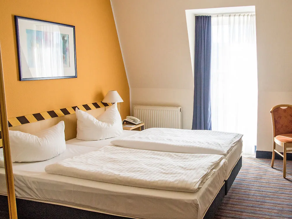 Achat Hotel Dresden Elbufer 4*,  Germania